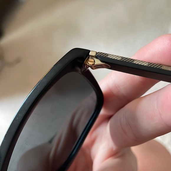 Authentic Burberry Sunglasses - Picture 4 of 4